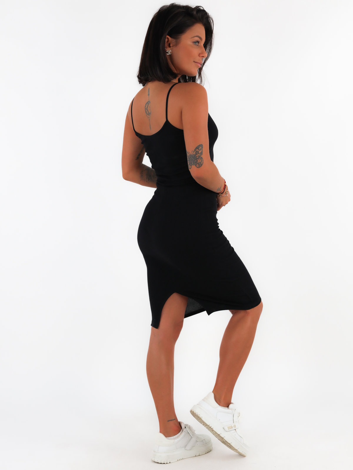 Bavlněné midi tužkové šaty s tenkými ramínky v černé barvě c310