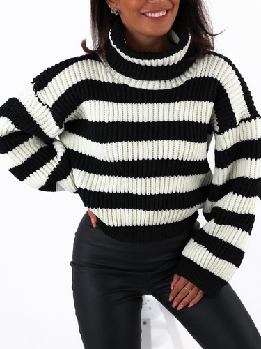 Oversize turtleneck sweater black and white K253