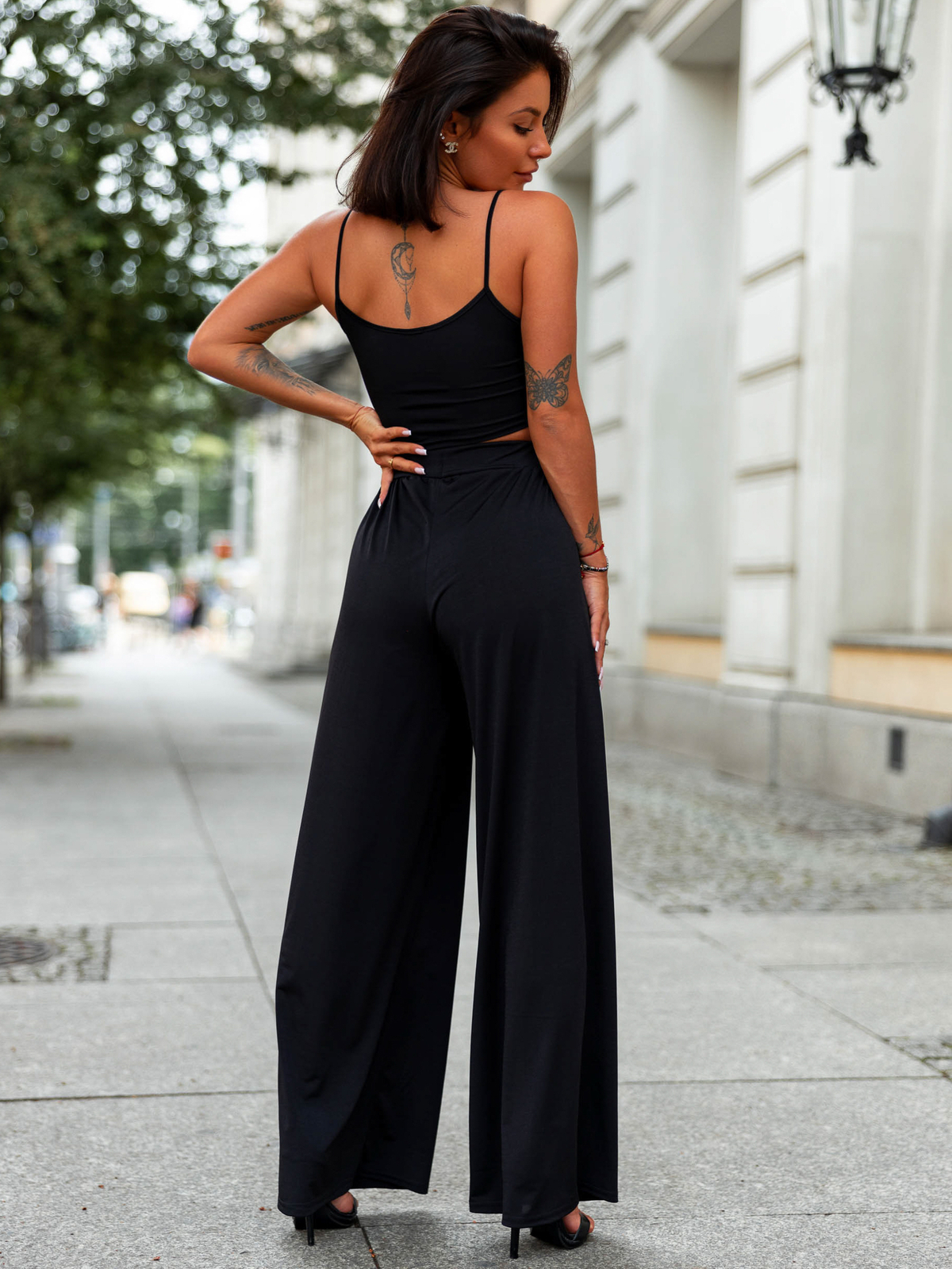 Airy set of loose pants and a short top with straps black C315