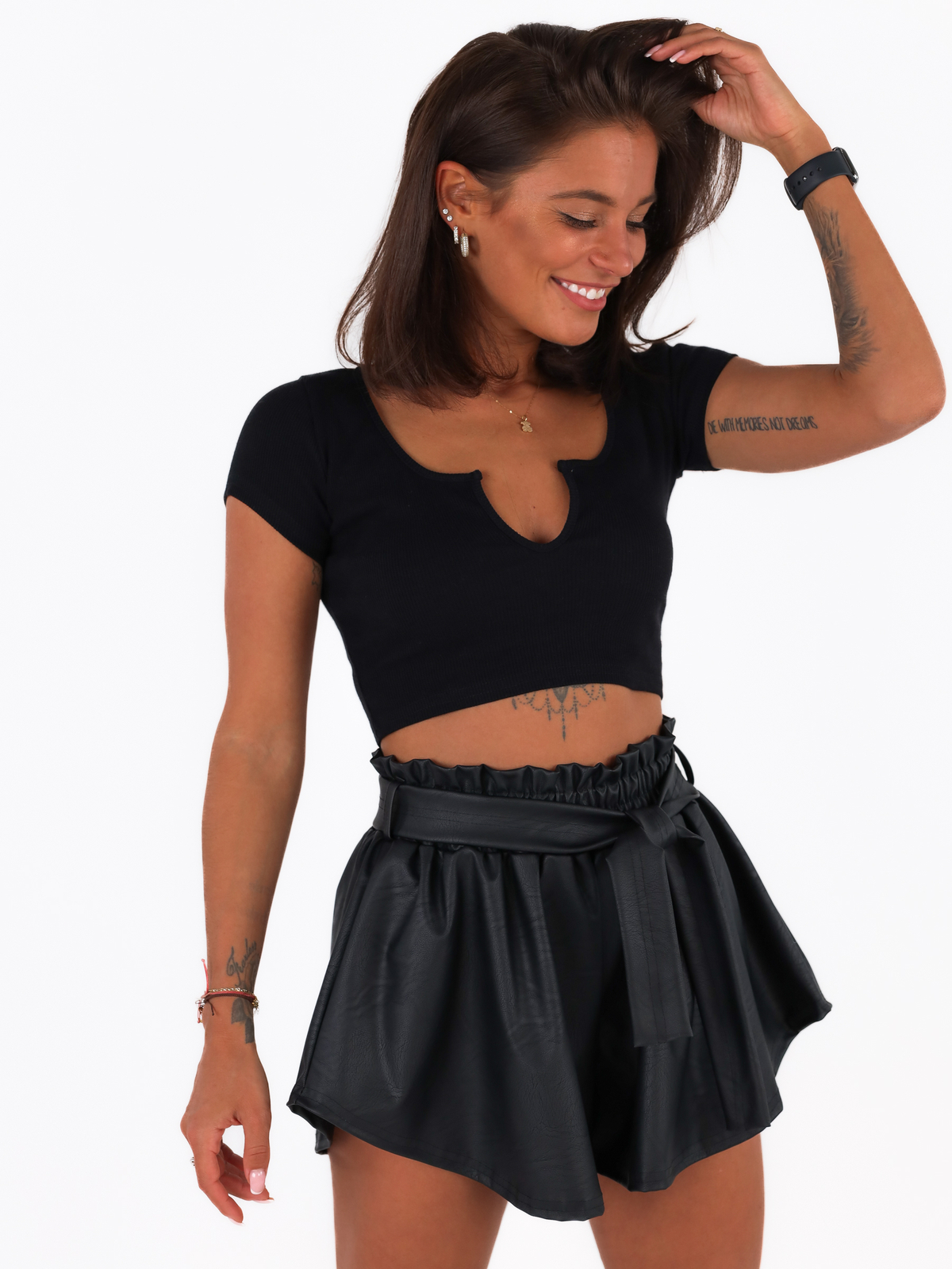 Cotton Top With Ribbed Neckline Short Sleeve | black C137
