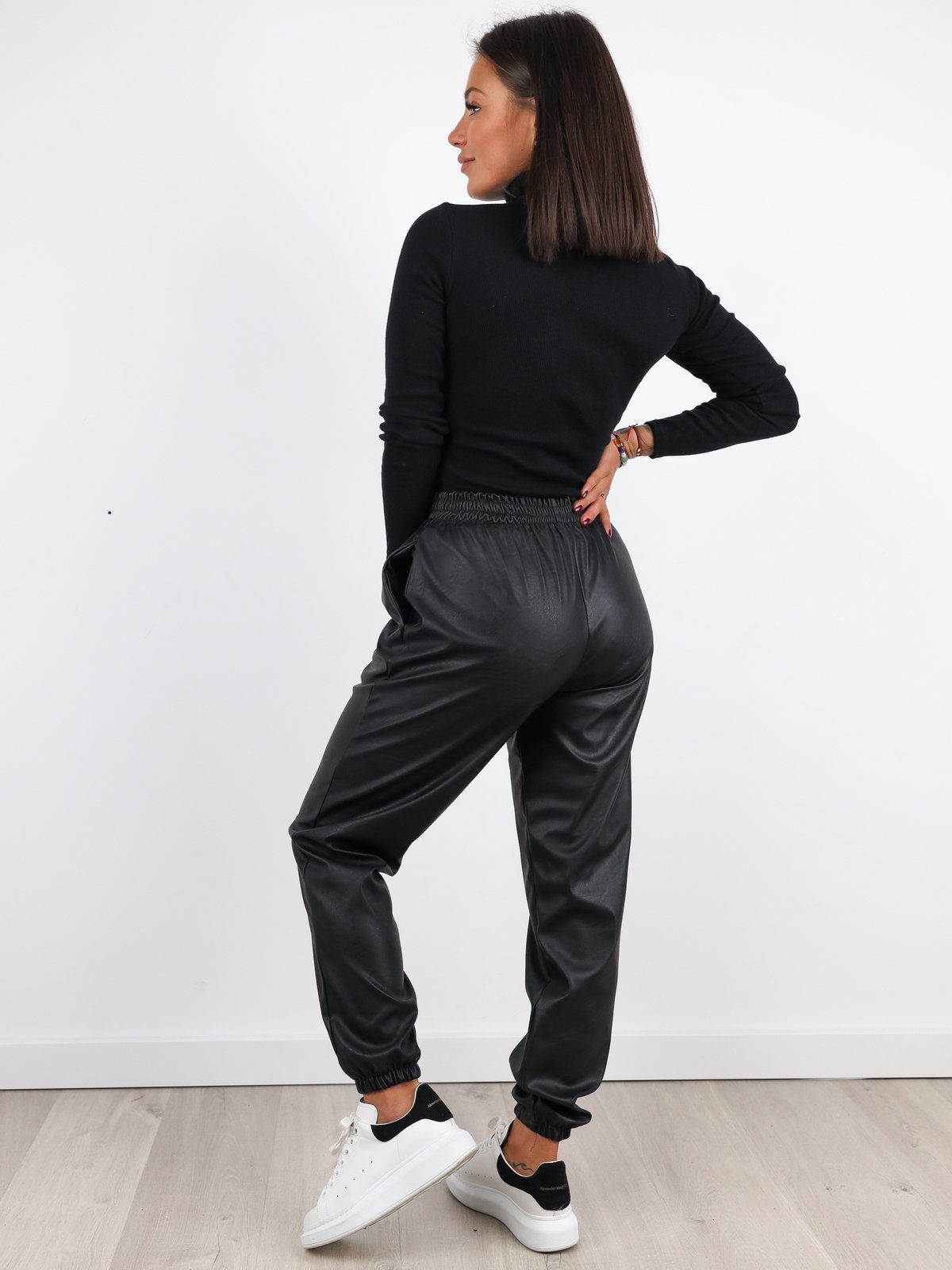 Faux Leather Running Pants | black A252
