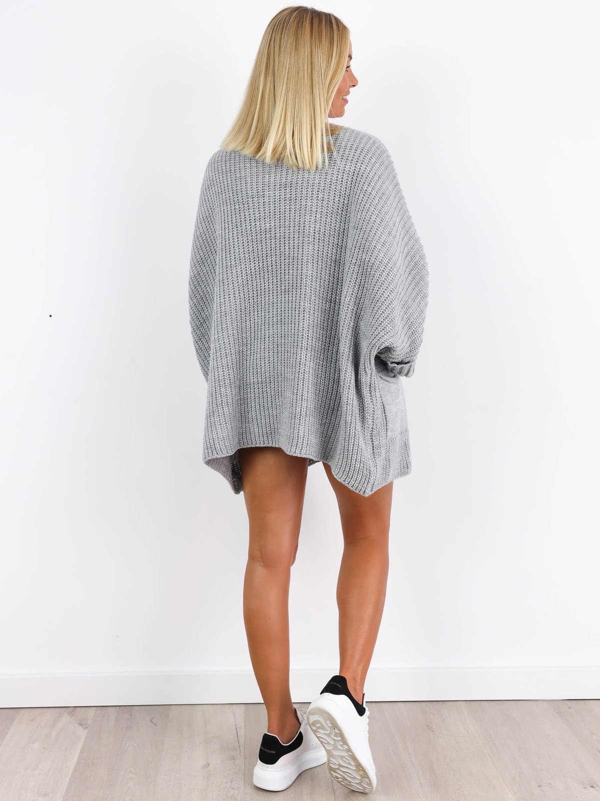 Short Sweater With Pockets | grey W122