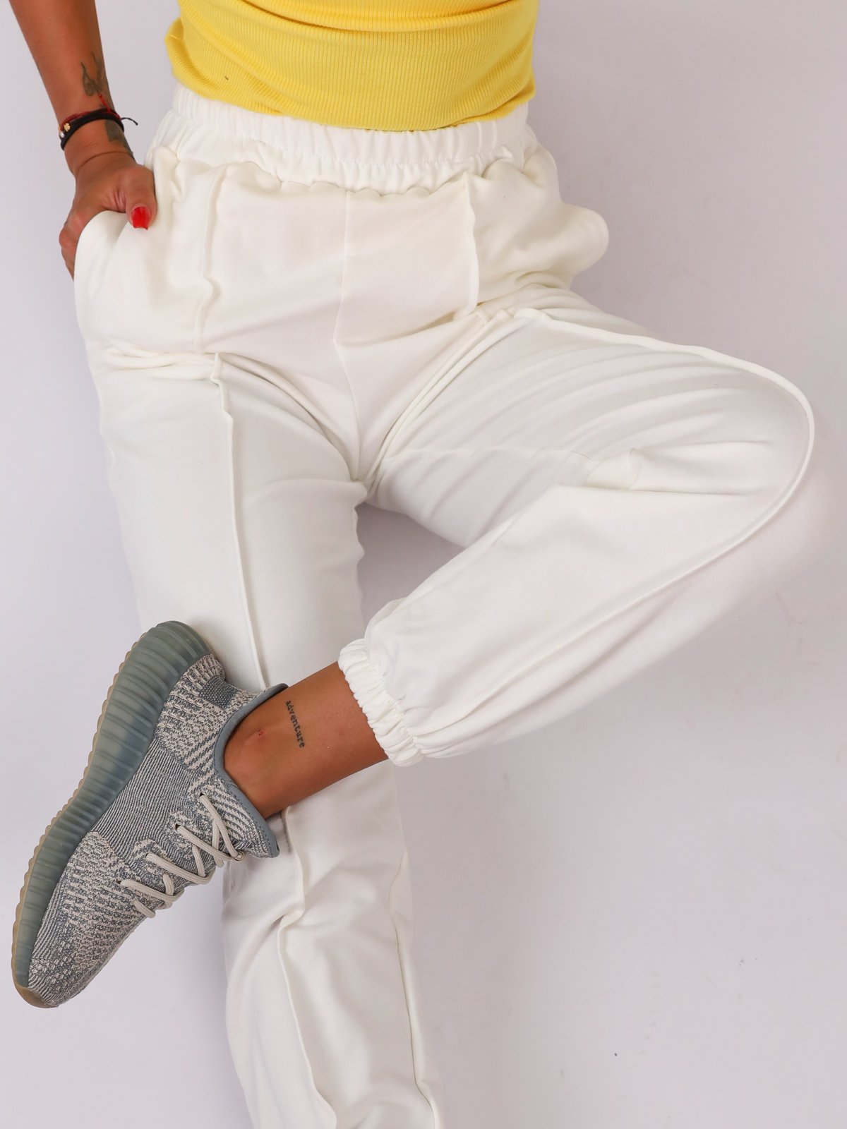 Bawełniane dresowe spodnie z przeszyciem białe b11 kk01