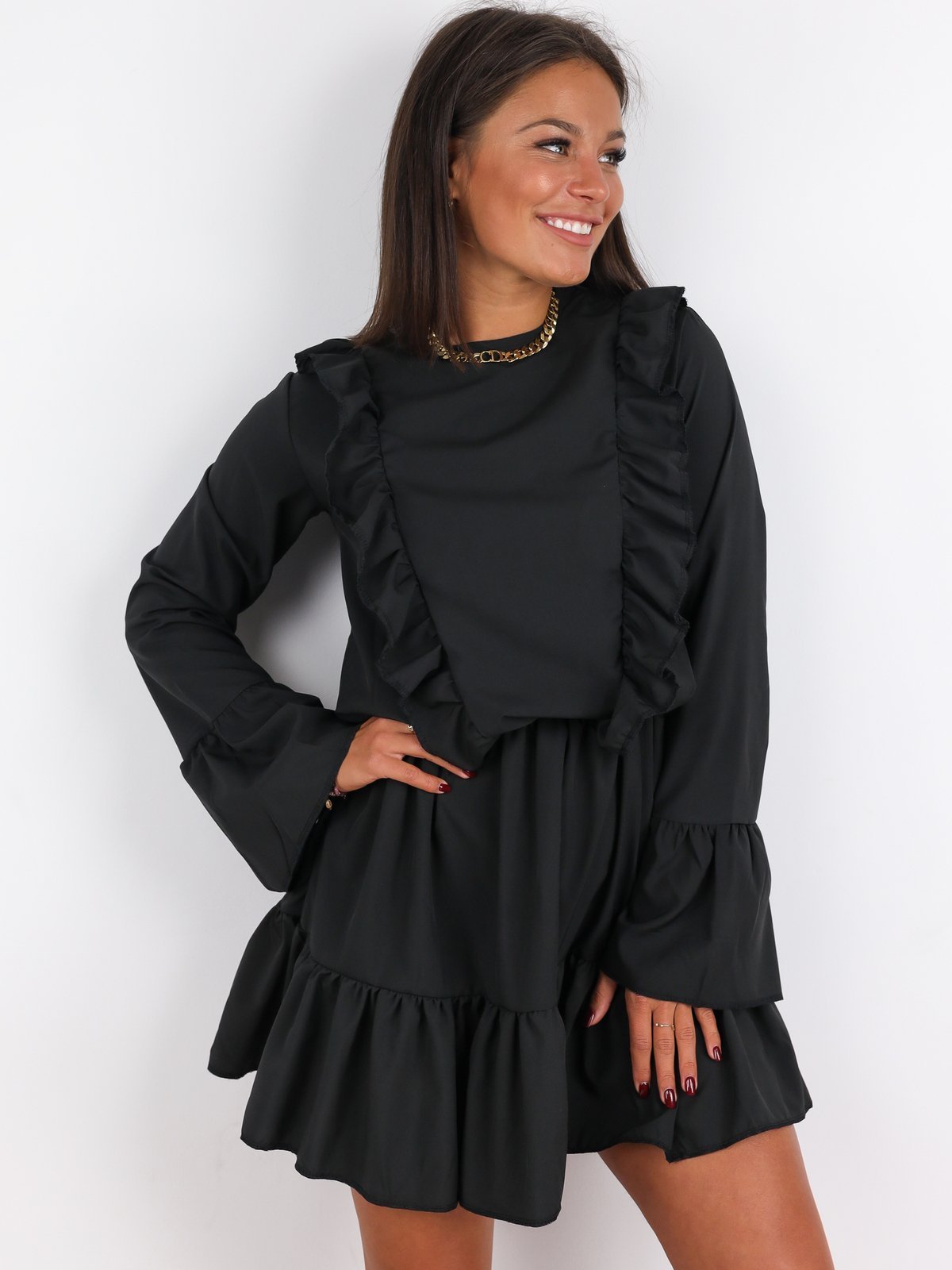 Rozkloszowana sukienka z falbankami czarna a241 k01